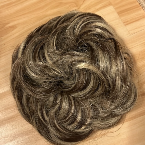 NWT, scrunchie style faux hairpiece, BROWN/PLATINUM color, brand new, never worn - Picture 2 of 5